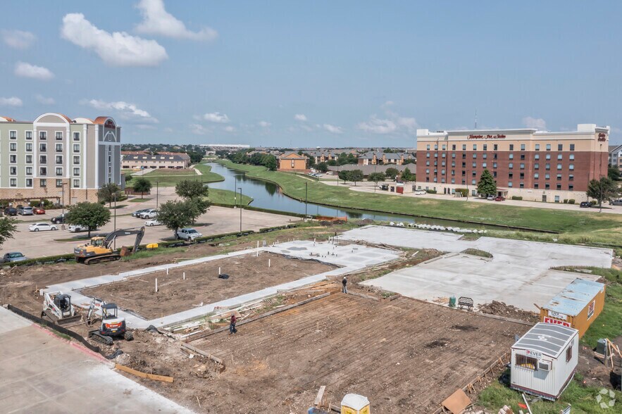 More Photos Of 2670 Lake Vista Dr, Lewisville Restaurant For Lease