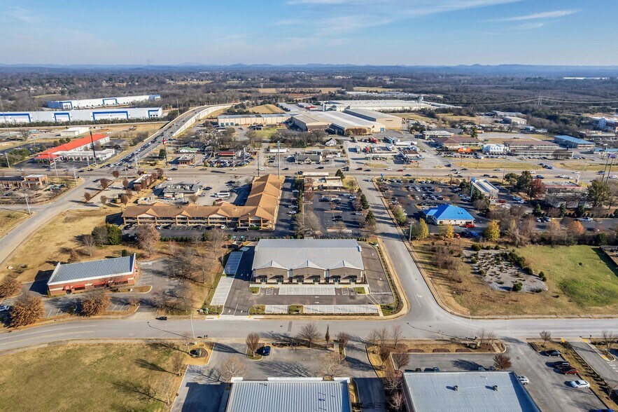 More Photos Of 1925 Business Campus Dr, Murfreesboro Service For Lease