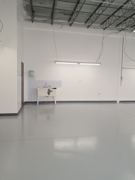More Photos Of 7191 Arapahoe Rd, Boulder Warehouse For Lease