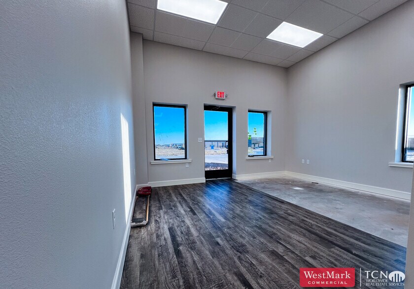 More Photos Of 3217 118th St, Lubbock Warehouse For Sale