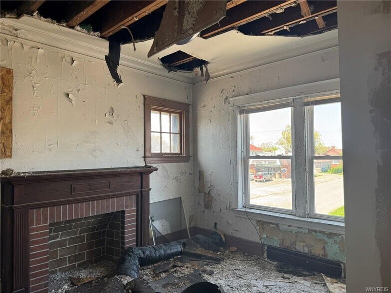 More Photos Of 2901 Pine Ave, Niagara Falls Storefront Retail Residential For Sale