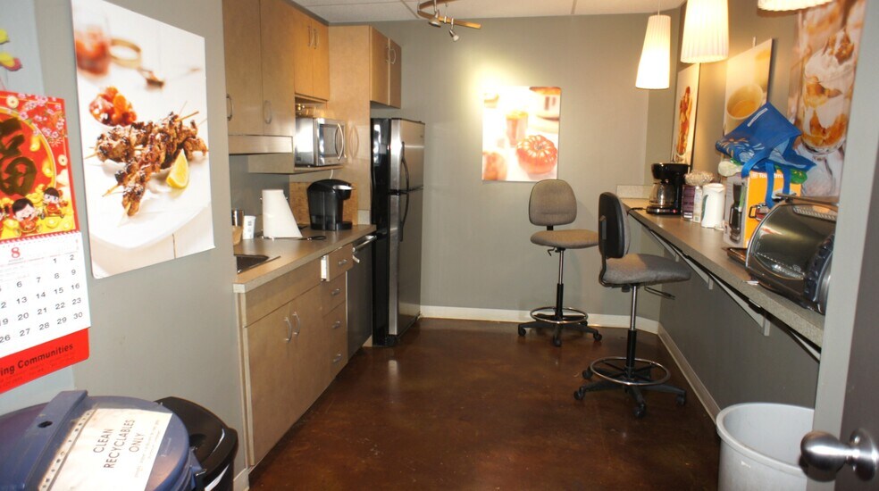 More Photos Of 7316 101 Ave NW, Edmonton Office For Sale