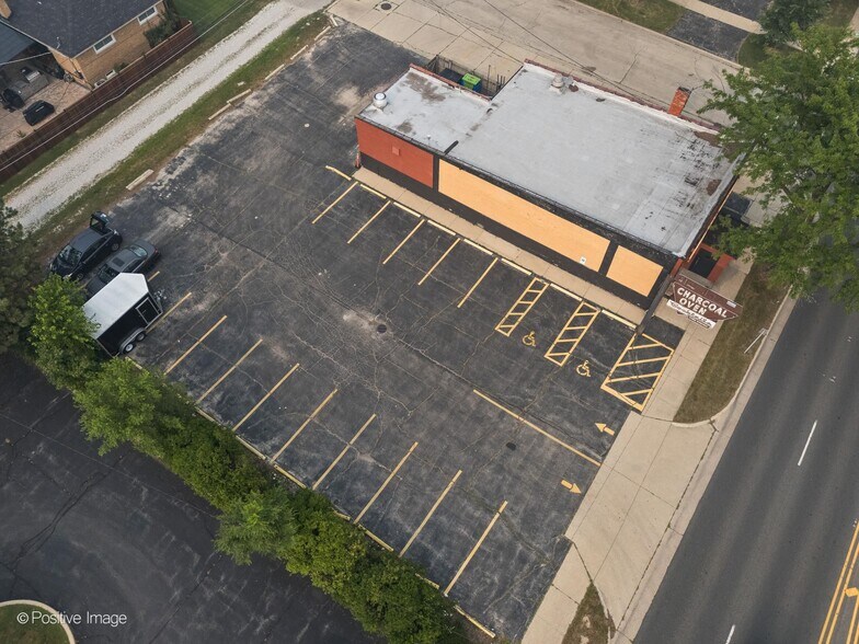 More Photos Of 4400 Golf Rd, Skokie Restaurant For Sale