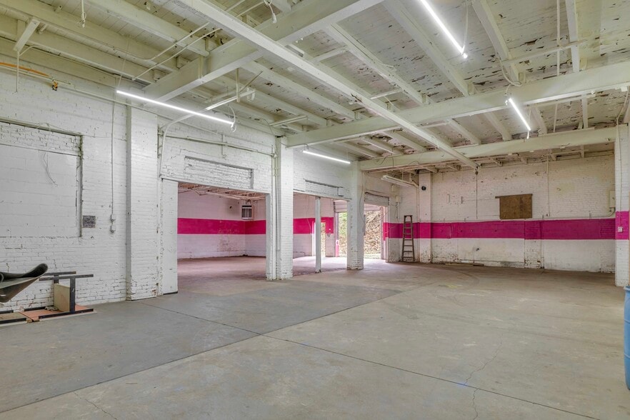 More Photos Of 7500 Bessemer Ave, Cleveland Manufacturing For Lease