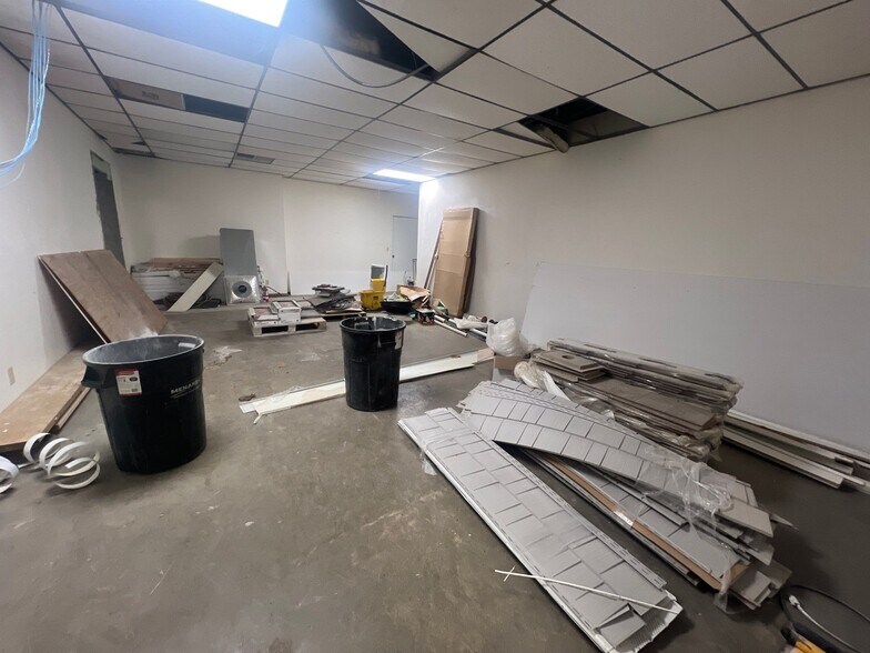 More Photos Of 123 1st St SE, Mason City Office For Sale