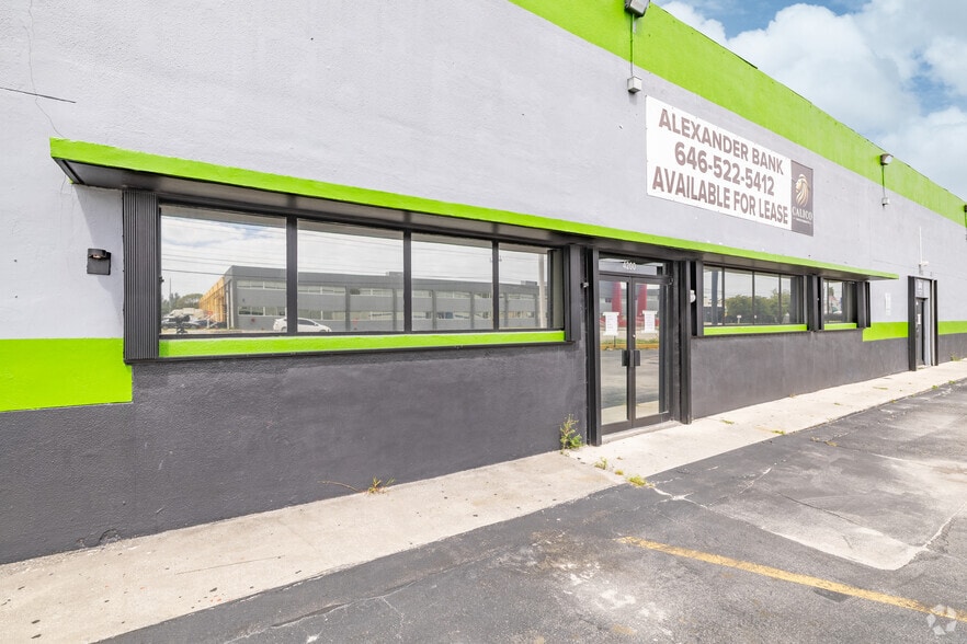 More Photos Of 4200-4250 NW 72nd Ave, Miami Warehouse For Lease