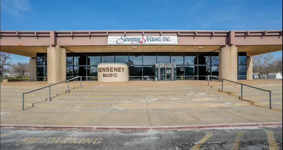 Primary Photo Of 2300 E Lincoln St, Wichita Freestanding For Lease