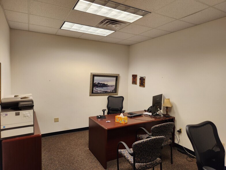 More Photos Of 1020 James Dr, Hartland Light Manufacturing For Lease