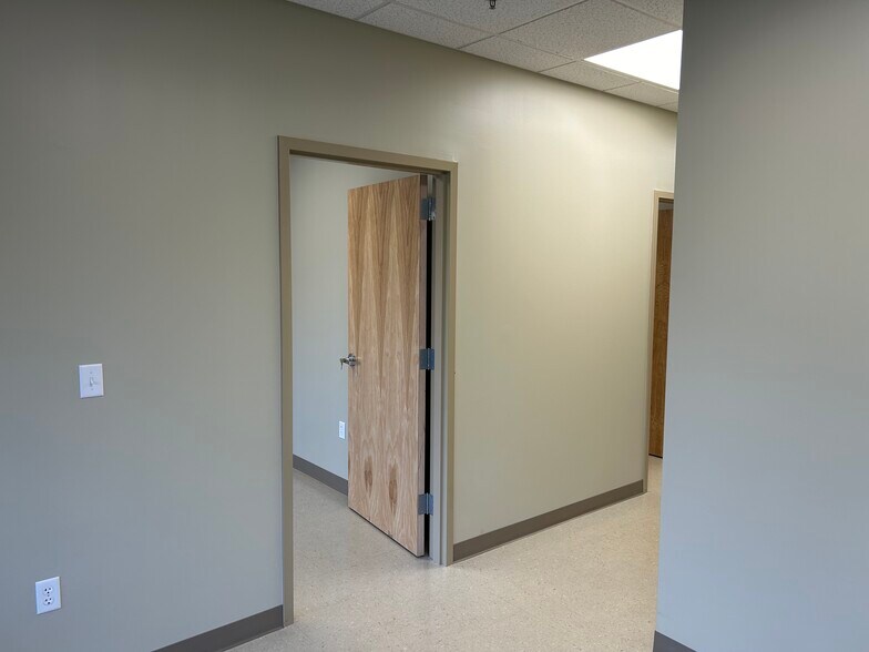 More Photos Of 6451 Ladd Ave, Louisville Warehouse For Sale