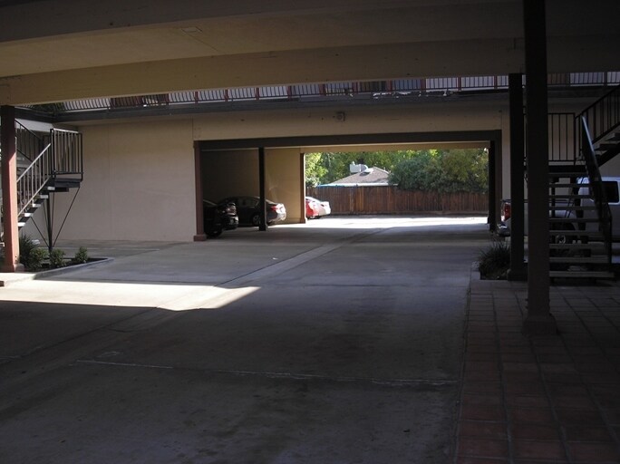 More Photos Of 210 S Mooney Blvd, Visalia Office For Sale