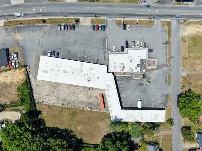 More Photos Of 411 National Hwy, Thomasville Hotel For Sale