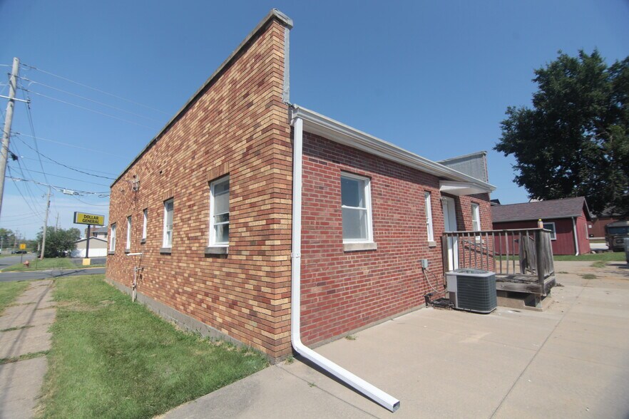 More Photos Of 124 3rd Ave W, Milan Office For Lease