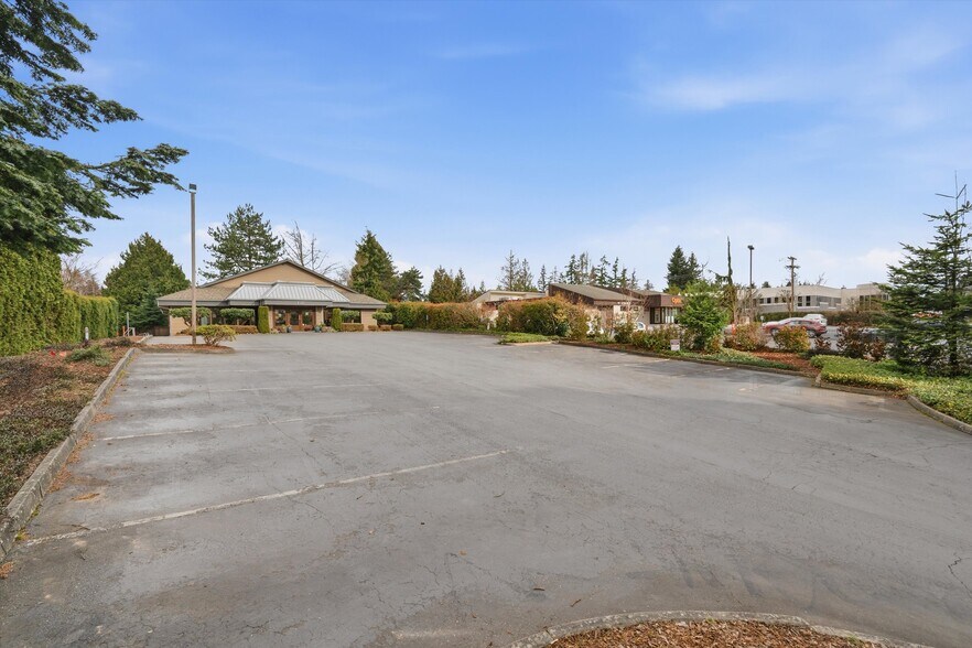 More Photos Of 3010 Squalicum Pky, Bellingham Office For Sale