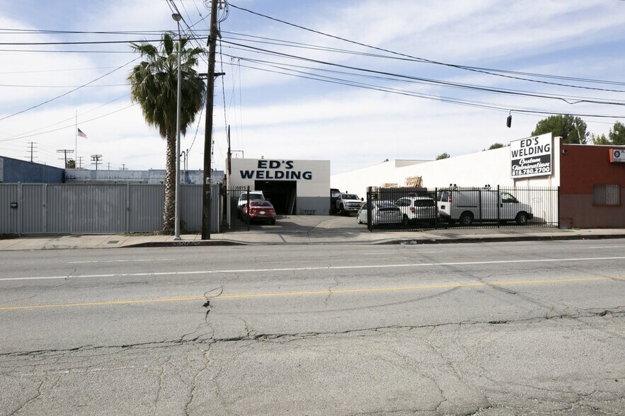 More Photos Of 6015 Kester Ave, Van Nuys Warehouse For Sale