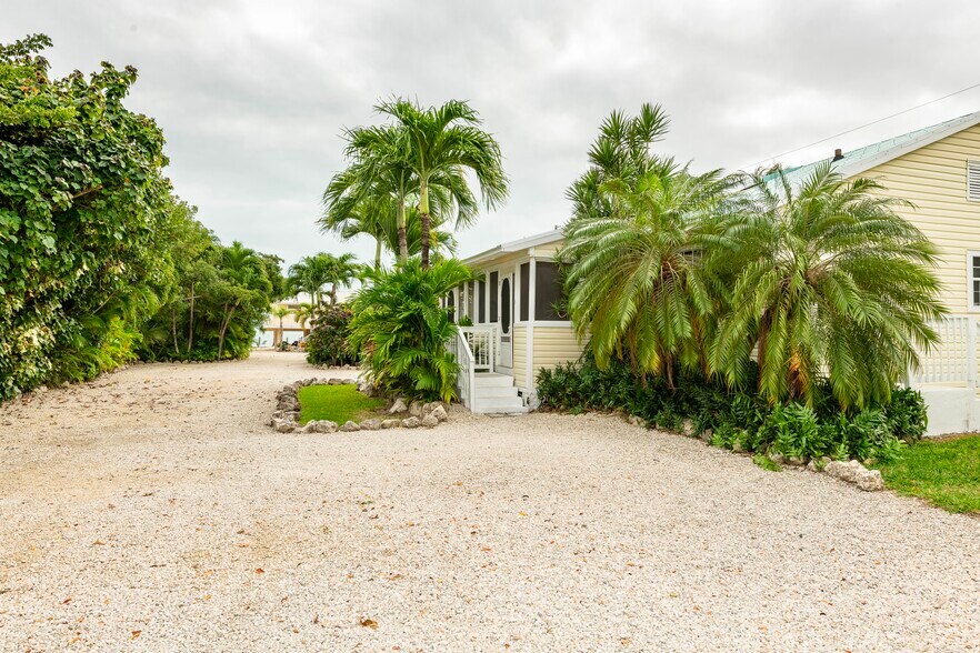 More Photos Of 21544 Overseas Hwy, Cudjoe Key Hotel For Sale