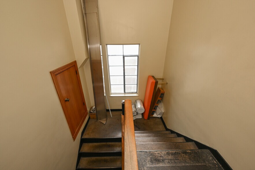 More Photos Of 780 W Market St, Akron Freestanding For Sale