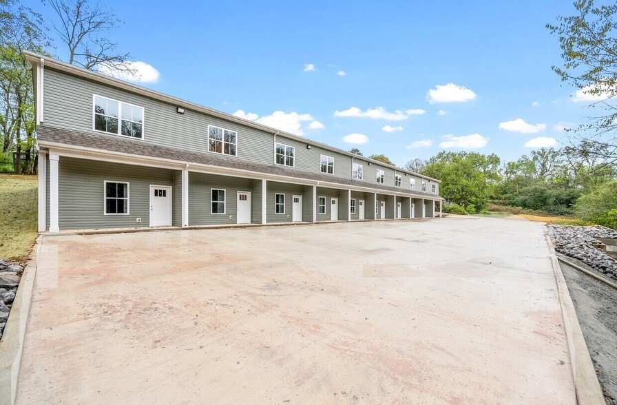 More Photos Of 329 Cedar Ct, Clarksville Apartments For Sale