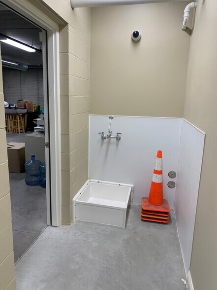 More Photos Of 2111-2115 E 12th St, Davenport Apartments For Sale