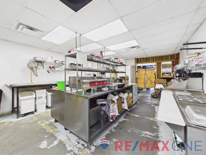 More Photos Of 108 W Kansas Ave, Garden City Office For Sale