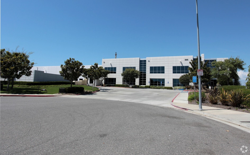 More Photos Of 350 Westmont Dr, San Pedro Distribution For Lease