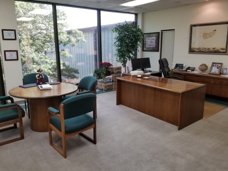 More Photos Of 3911 S Main St, Roswell Manufacturing For Lease