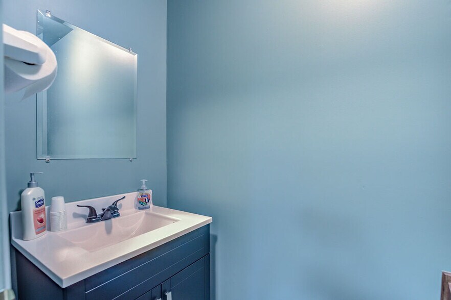 More Photos Of 100 W High St, Oxford Storefront Retail Residential For Sale