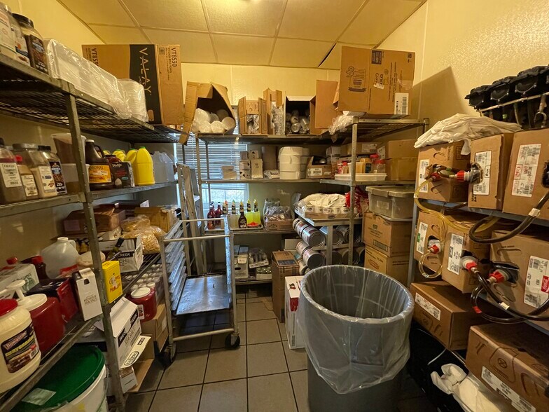 More Photos Of 298 Old Bowers Rd, Mertztown Restaurant For Sale