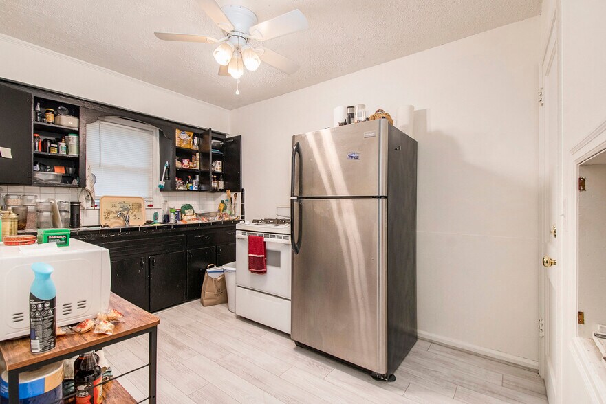 More Photos Of 121 N 35th Ave, Omaha Multifamily For Sale