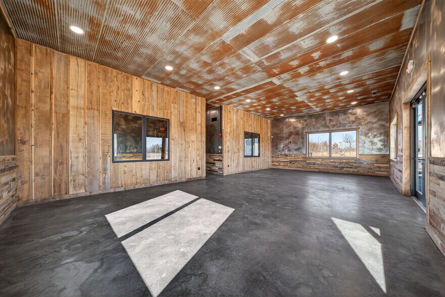 More Photos Of 1834 Outer Hwy 61 hwy, Moscow Mills Flex For Sale