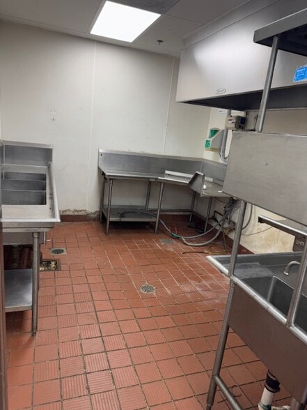 More Photos Of 34 W Main St, Radford Restaurant For Lease