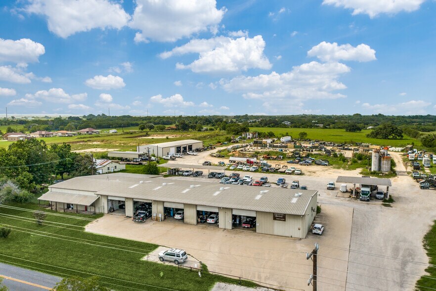 More Photos Of 14685 Old Frio City Rd, Lytle Warehouse For Sale