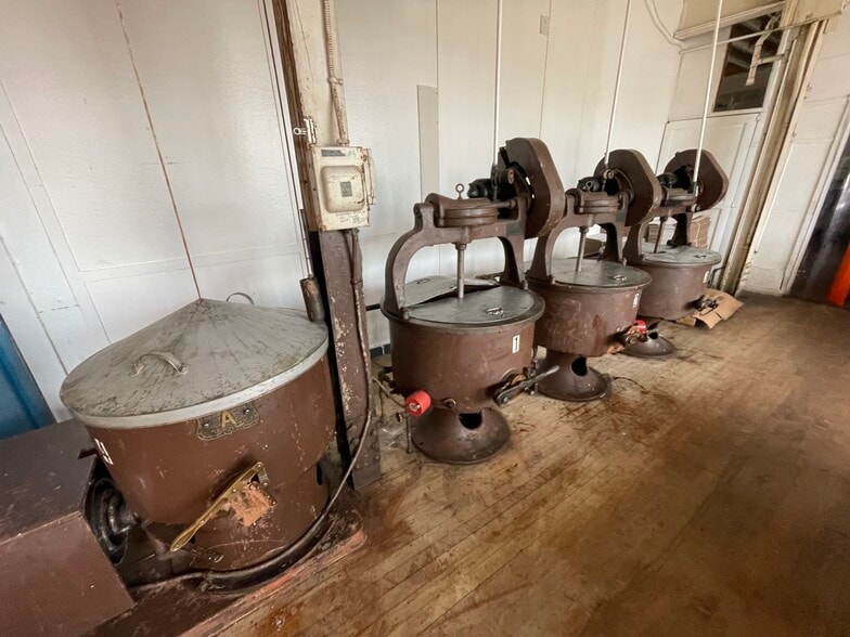 More Photos Of 3208 Main St, Buffalo General Retail For Sale