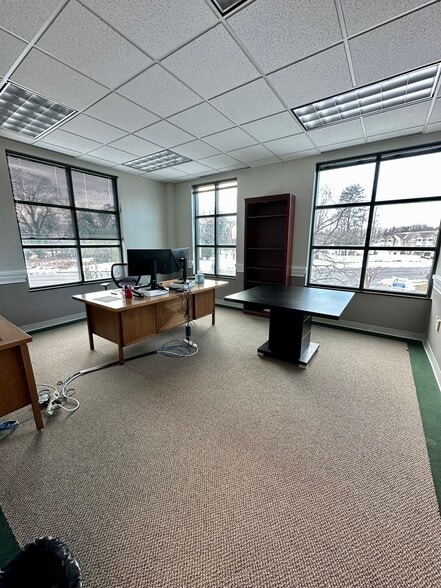 More Photos Of 204 Muirs Chapel Rd, Greensboro Office For Lease