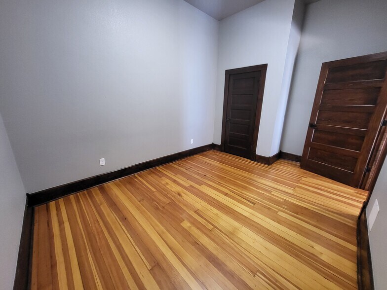 More Photos Of 223 W 3rd St, Joplin Apartments For Sale