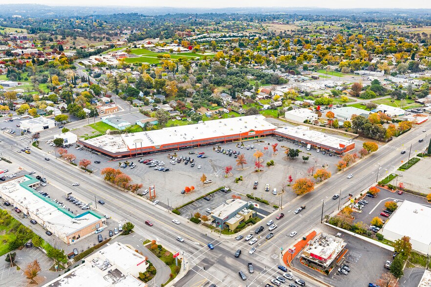 More Photos Of 1815-1985 Oro Dam Blvd E, Oroville Department Store For Sale