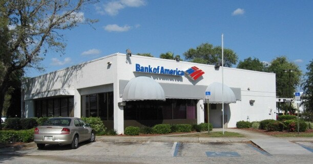 Primary Photo Of 851 27 S, Avon Park Bank For Lease