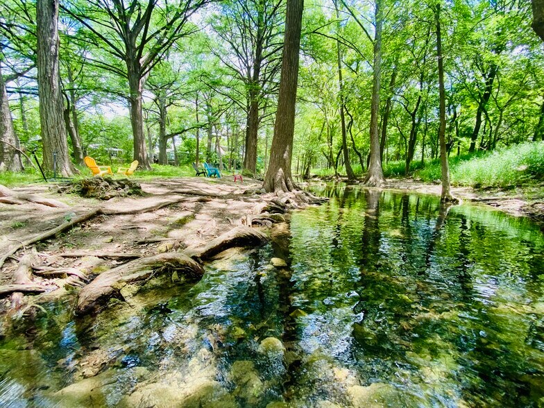 More Photos Of 104 Scudder Ln, Wimberley Hotel For Sale