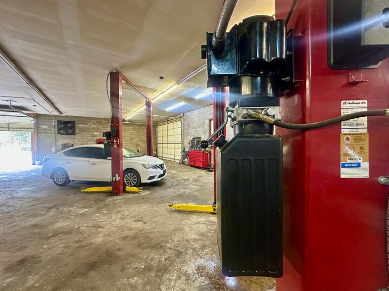 More Photos Of 430 Carthage Rd, Red Boiling Springs Industrial For Sale