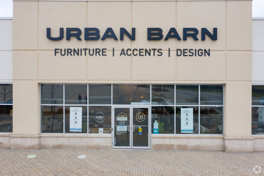 More Photos Of 295 High Tech Rd, Richmond Hill Storefront For Lease