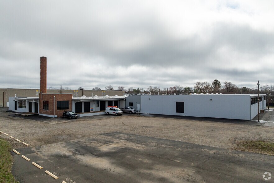 More Photos Of 1437 E State St, Hamilton Unknown For Lease