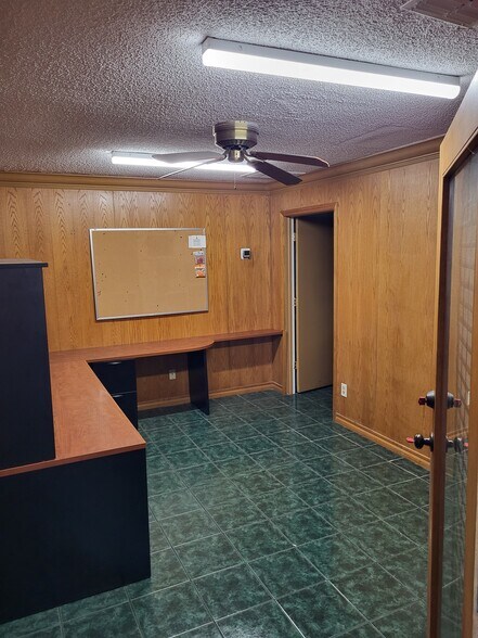 More Photos Of 3540 64th Ave N, Pinellas Park Manufacturing For Lease