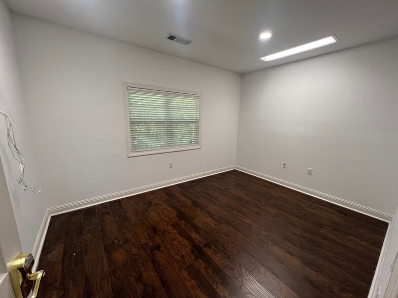More Photos Of 5041 Dallas Hwy, Powder Springs Office For Sale