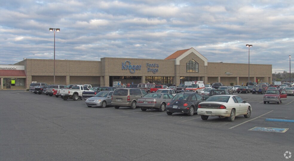 Primary Photo Of 1700-1728 N Locust Ave, Lawrenceburg Unknown For Lease