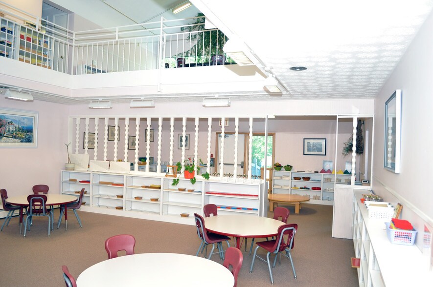 More Photos Of 17892 Chillicothe Rd, Chagrin Falls Office For Sale