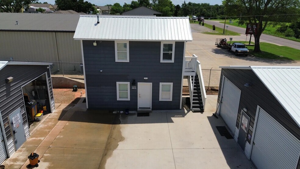 More Photos Of 3275 E Waterloo Rd, Edmond Warehouse For Sale