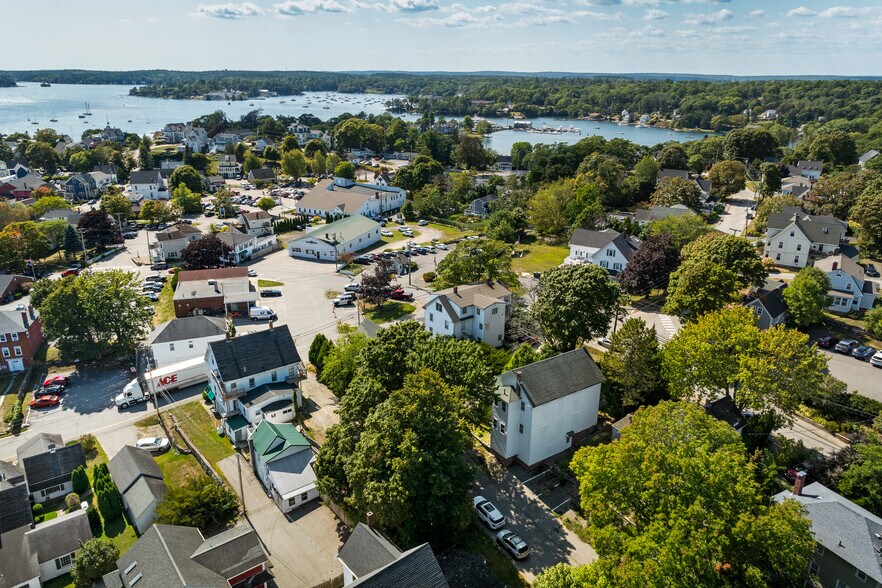More Photos Of 25 Oak St, Boothbay Harbor Specialty For Sale