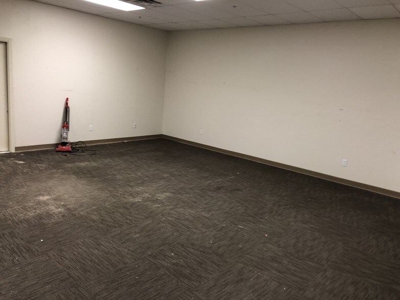 More Photos Of 650 E State Highway 121, Lewisville Industrial For Sale