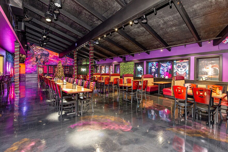 More Photos Of 1805 W 1st St, Springfield Restaurant For Lease