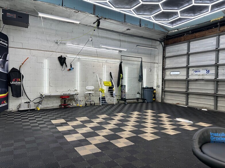 More Photos Of 2300 Greenup Ave, Ashland Storefront Retail Residential For Lease