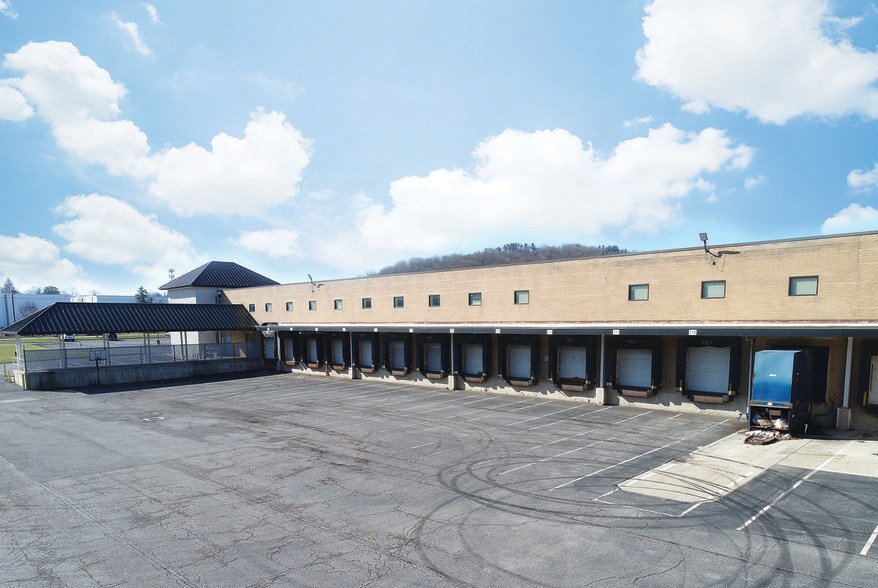 More Photos Of 2250 Roswell Dr, Pittsburgh Distribution For Lease
